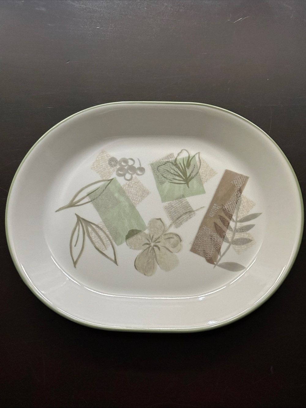 Corelle Textured Leaves Oval Serving Platter  12 1/4" Long x 10" Wide